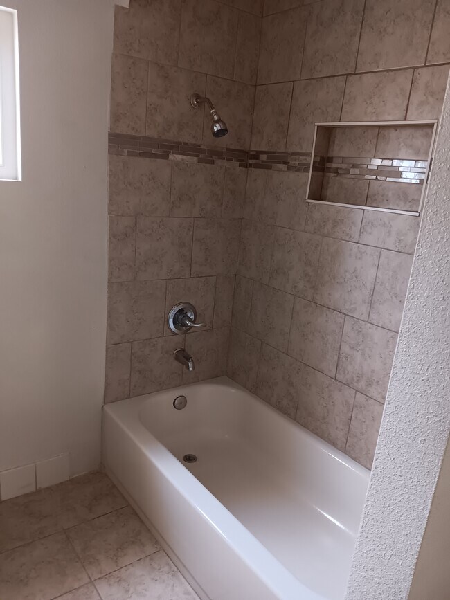 Photo - 3919 Fernwood Ave