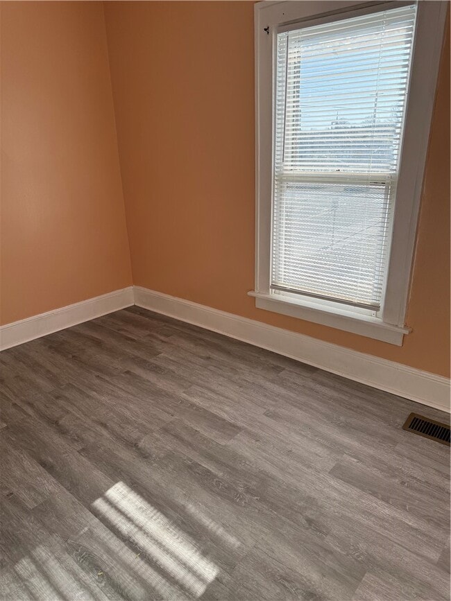 Photo - 106 W 2nd St