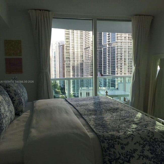 Photo - 31 SE 5th St Unidad 2206