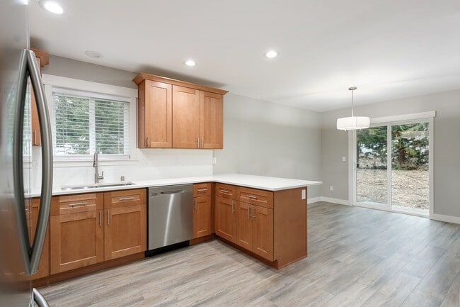 Photo - 3 Bed, 2 Bath Home in Maple Falls with 2 Car garage