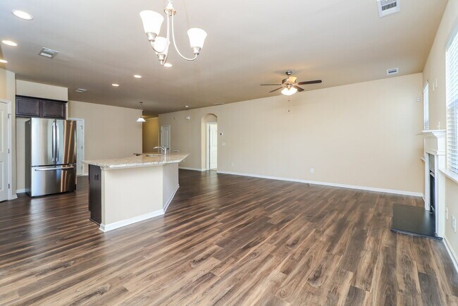 Photo - 32 Susie Creek Walk