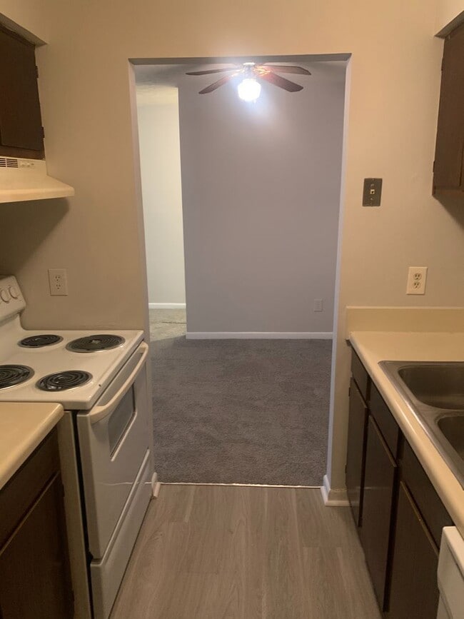 Building Photo - Orchard Trace Condominiums Unit #5