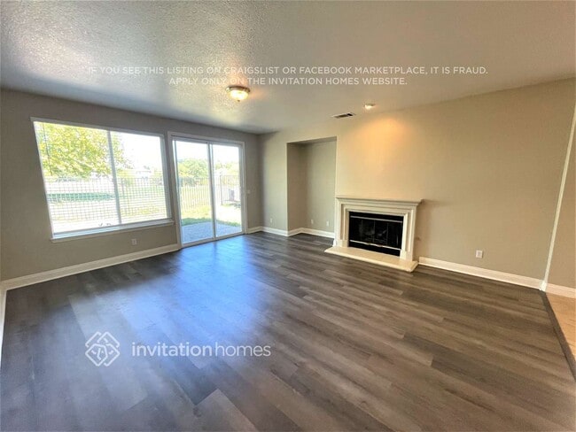 Photo - 1752 Langholm Way