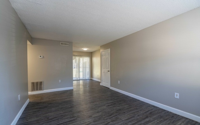 Photo - Creekwood Club