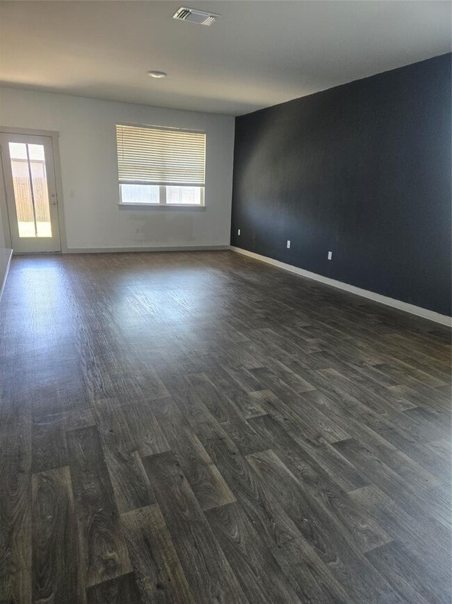 Photo - 604 Concho River Dr