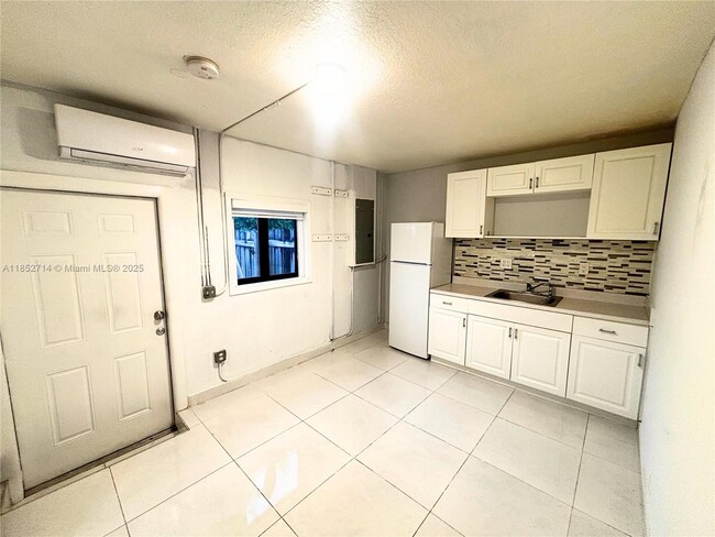 Building Photo - 17252 SW 149th Pl Unit 0 Rental