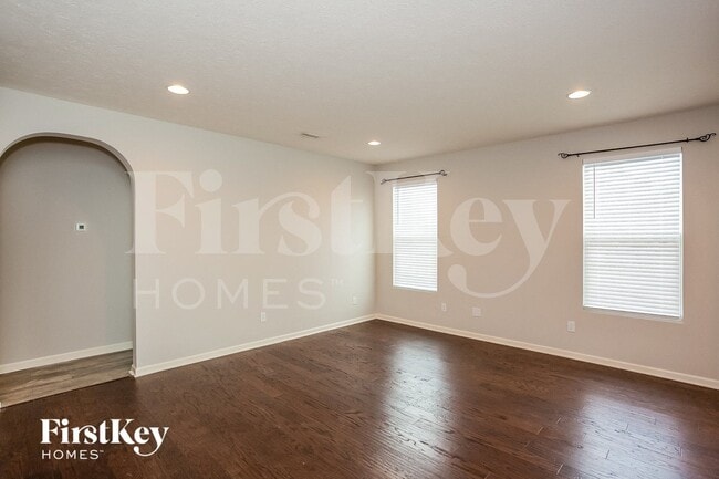 Photo - 2840 Chalbury Dr