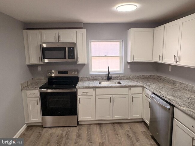 Photo - 723 N King St