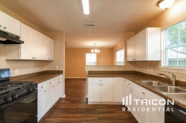 Photo - 3703 Bent Springs Ln