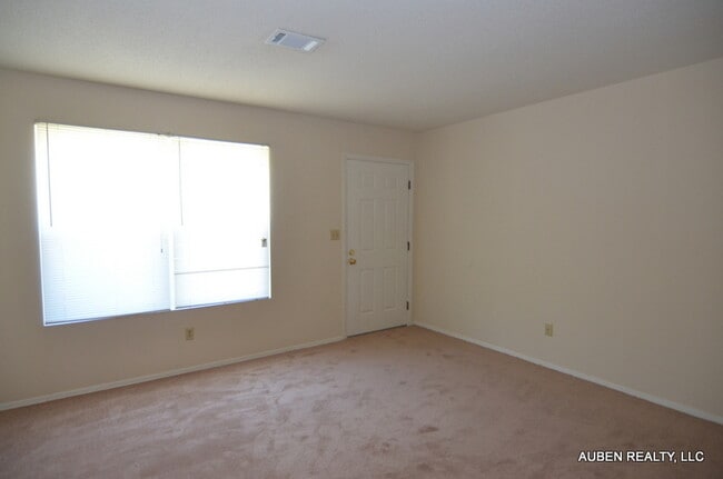 Photo - 2 Bedroom Duplex - Section 8 OK!