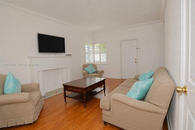 Building Photo - 1341 Meridian Ave Unit 206