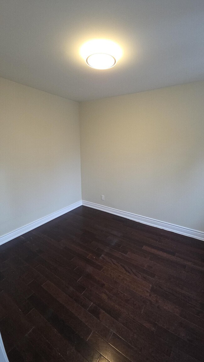 Photo - 1311 Gerrard St E Unit 1