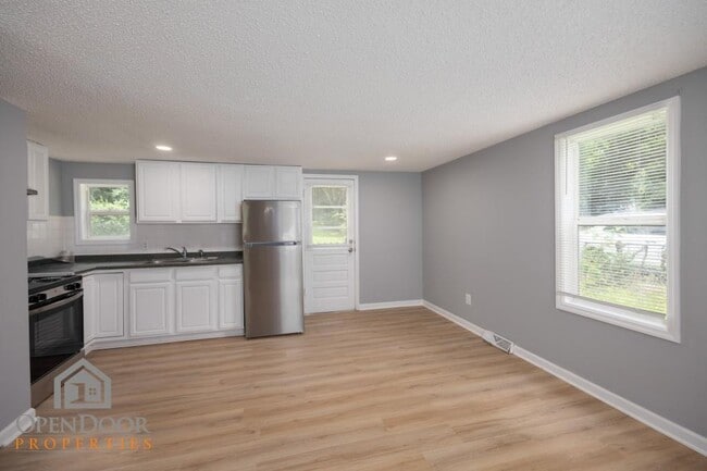 Photo - 530 S 71st St