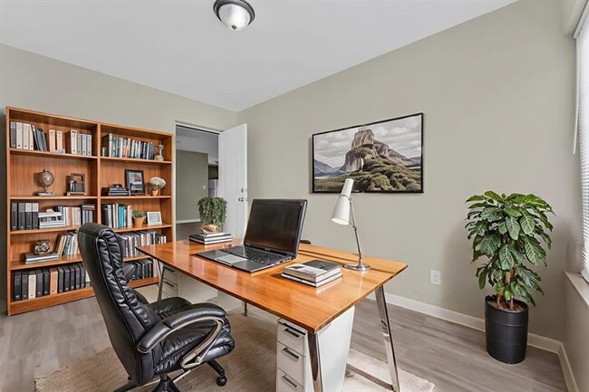 Photo - 2935 Washington St