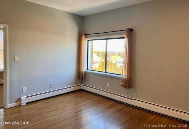 Photo - 300-302 Soundview Ave Unit 2