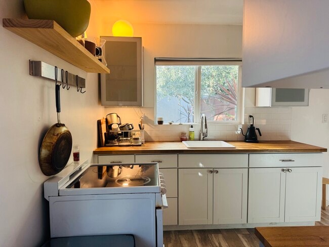 Photo - 9048 Hargis St Unit Back house