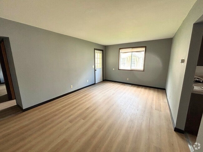 Building Photo - 822-824 Menomonie St Unit 822 Rental