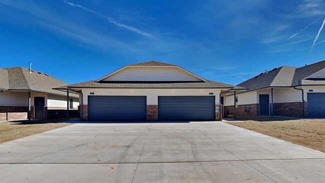 Photo - Luxury 3 Bedroom 2 Bathroom Duplex in Beth...