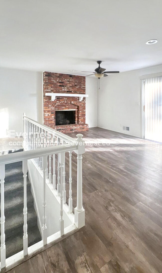 Photo - 10827 Beacon Ave