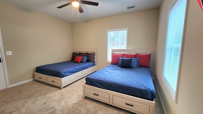 Photo - 376 Washington Dr