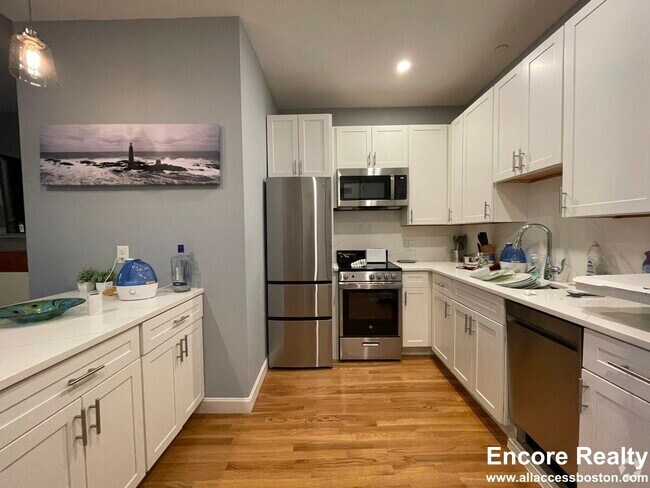 Building Photo - 482 Beacon St Unit 3R Rental