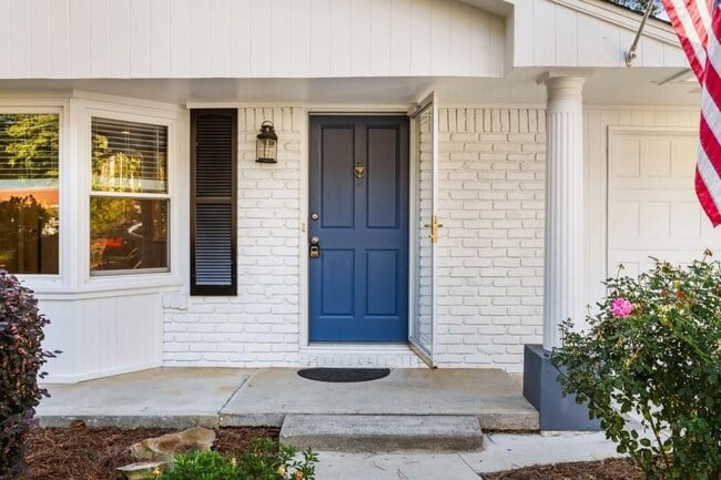 Photo - 2604 Sunny Ln SE