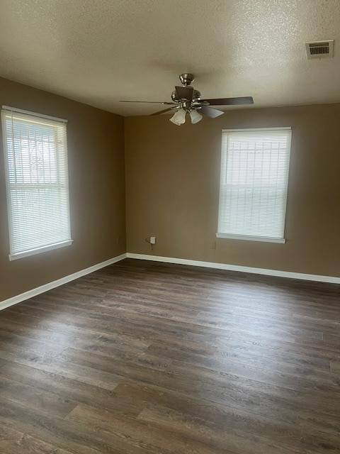 Building Photo - 622 Luxton St