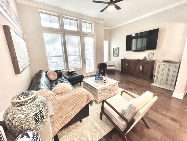 Photo - 809 Leavenworth Ave