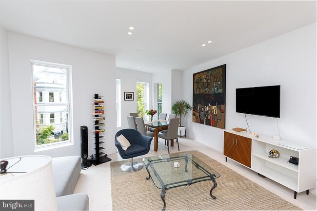 Photo - 1321 Monroe St NW