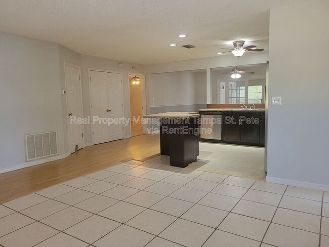 Photo - 12387 Seagate St