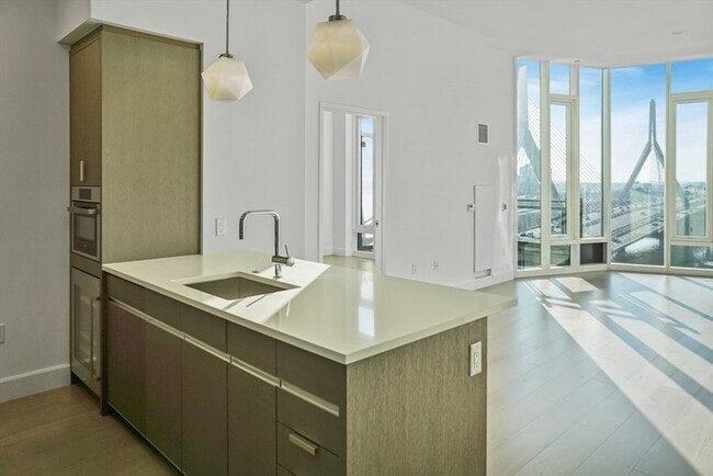 Photo - 100 Lovejoy Pl Unit 12H