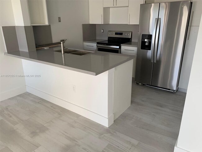 Photo - 6825 SW 45th Ln Unidad 7