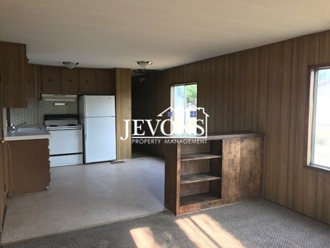 Photo - Experience this inviting Tieton home - Flexible short-term and long-term leases