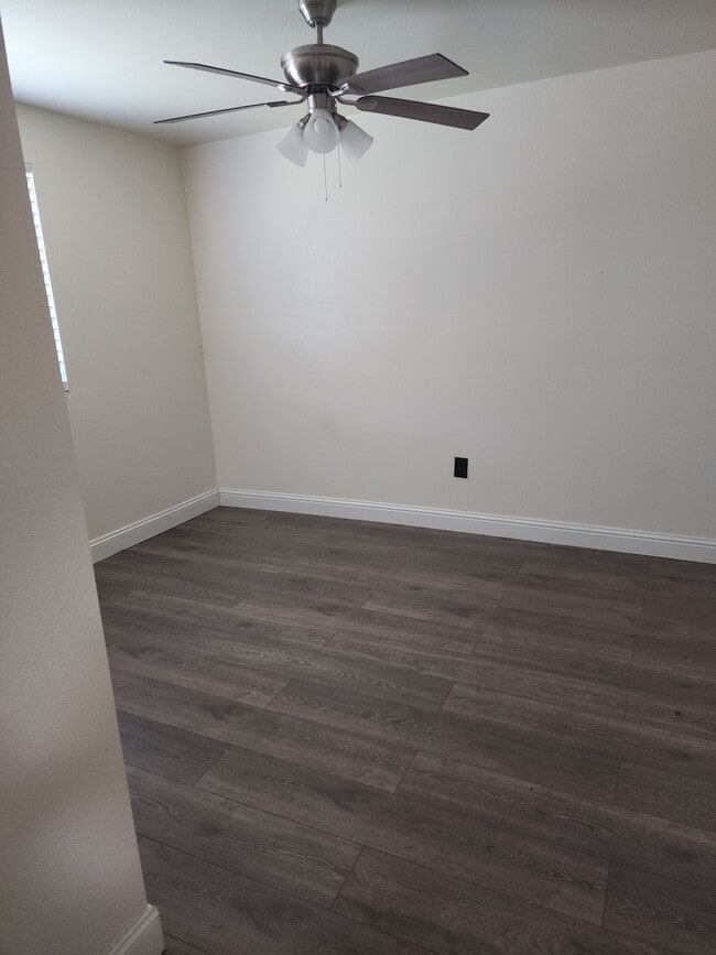 Photo - 635 Perfidia St