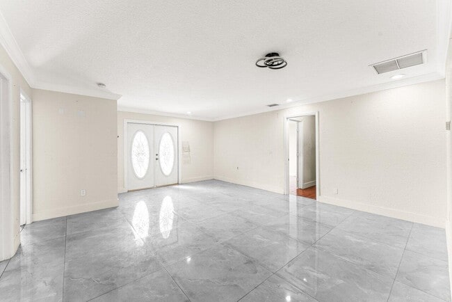 Photo - 110 W Rubber Tree Dr