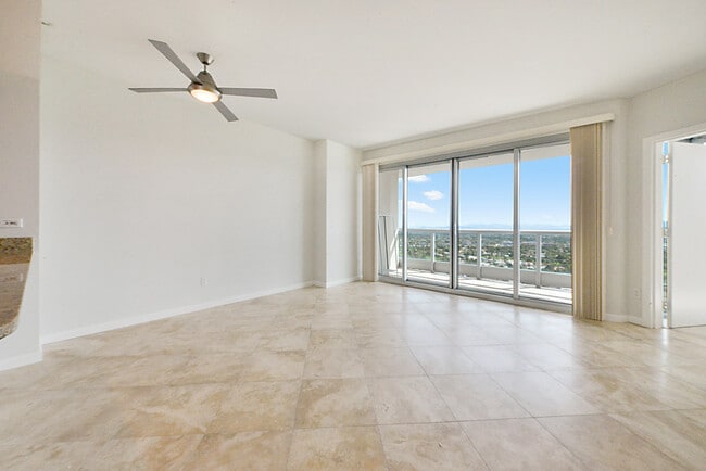 Building Photo - Turnberry Towers 3203- Strip/LVCountryClub/City/Mtn Views from this Stunning 1Bd/1.5Ba Residence