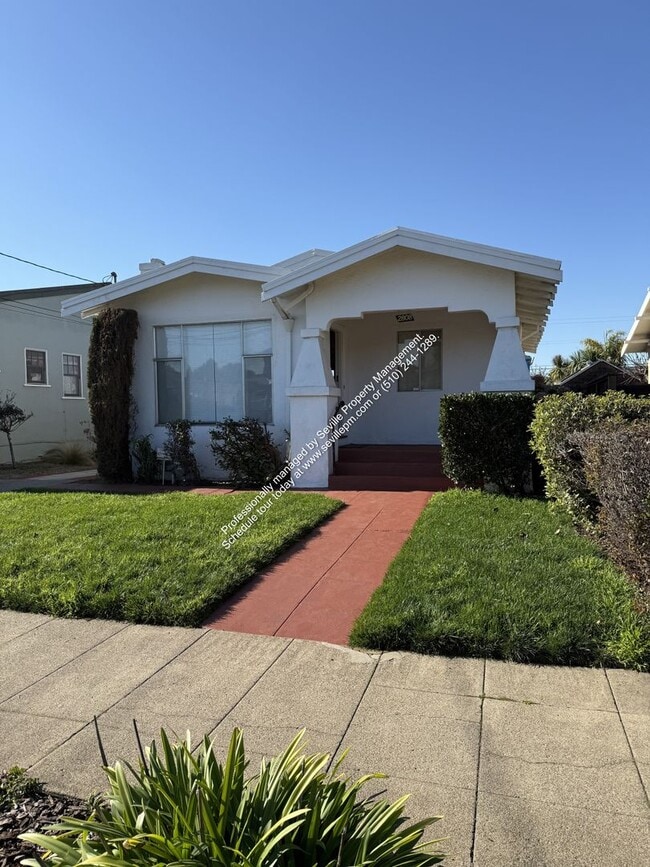 Photo - Berkeley Gem w/plenty of outdoor space...available now!