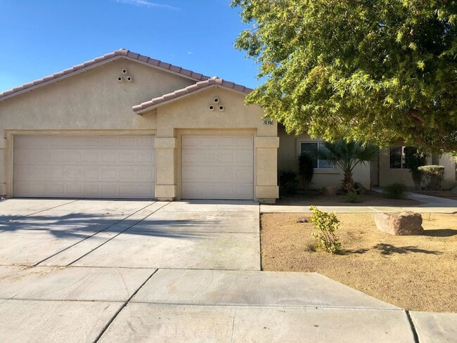 Photo - AVAILABLE NOW!! 3 Bedroom 2 Bathroom Home In Indio!!