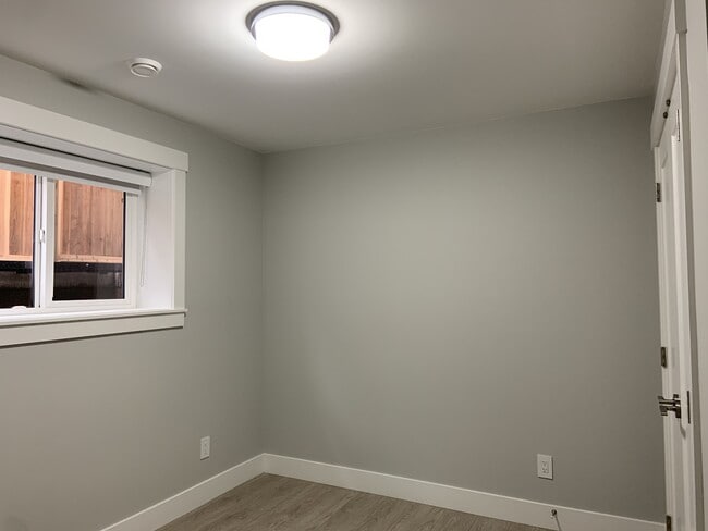 Photo - 10034-1172A 172a St