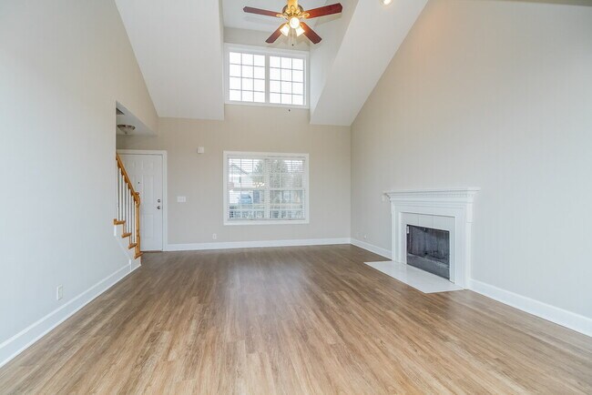 Photo - 1718 Chris Dr