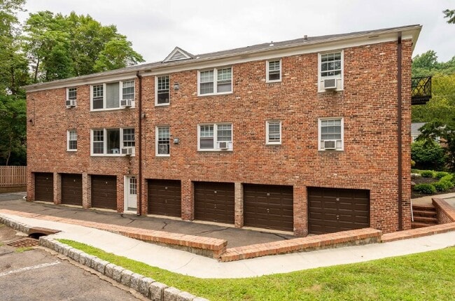 Short Hills Village Apartment Homes
