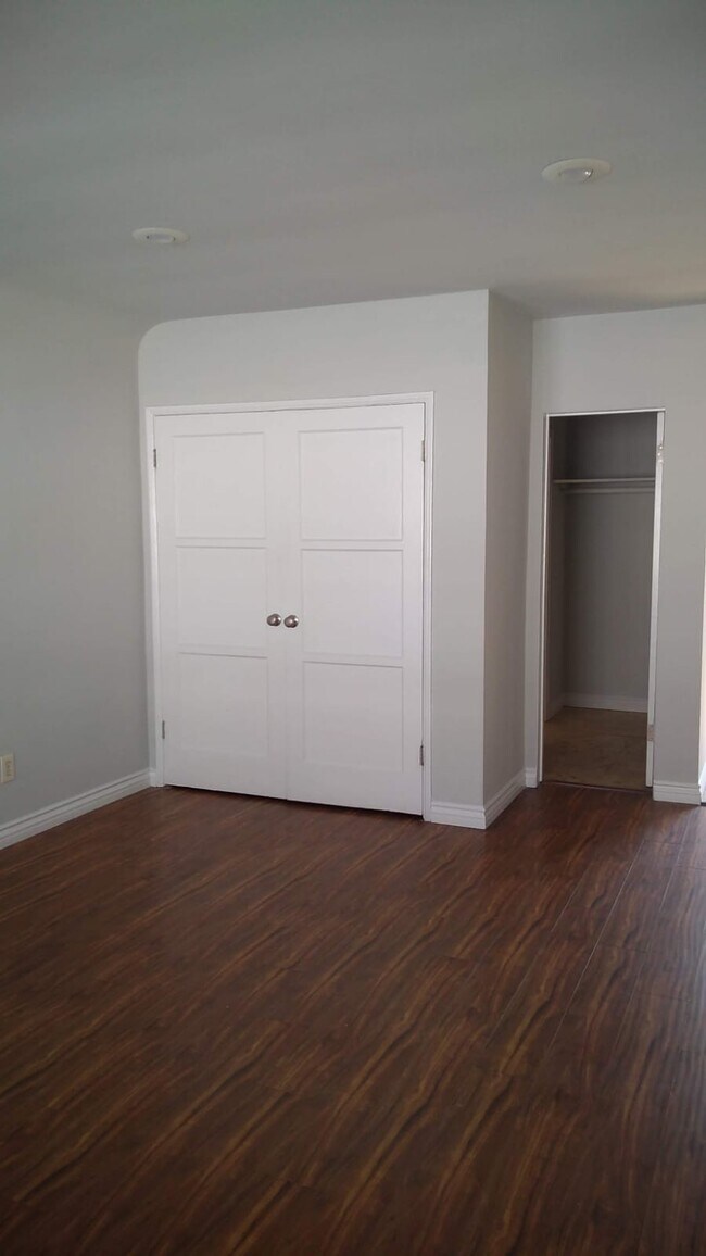 Photo - 1233 Gordon St