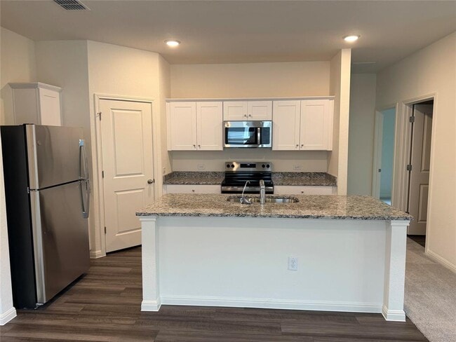 Photo - 417 Wedemeyer St