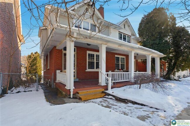 Photo - 1050 Delaware Ave