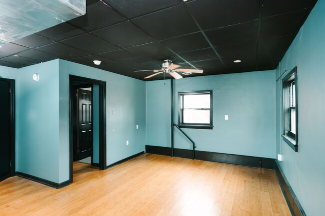 Photo - 922 Western Ave Unit WT 922- 2R