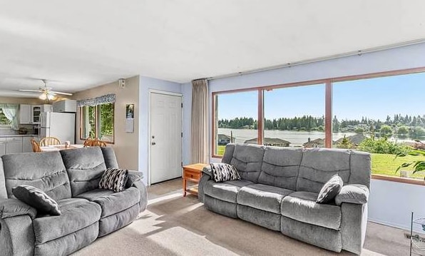 Photo - 16210 Larch Way