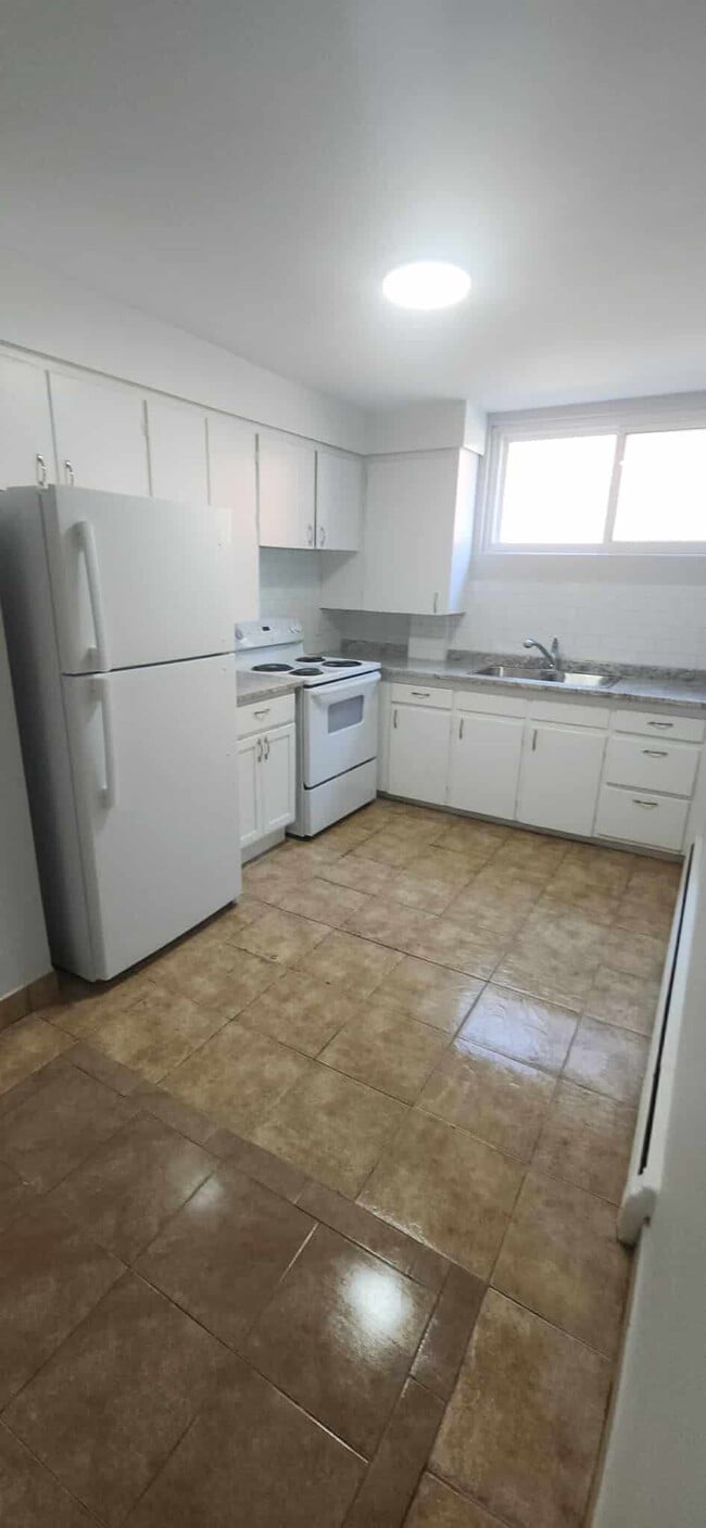 Building Photo - 259 Jones St Unit 1
