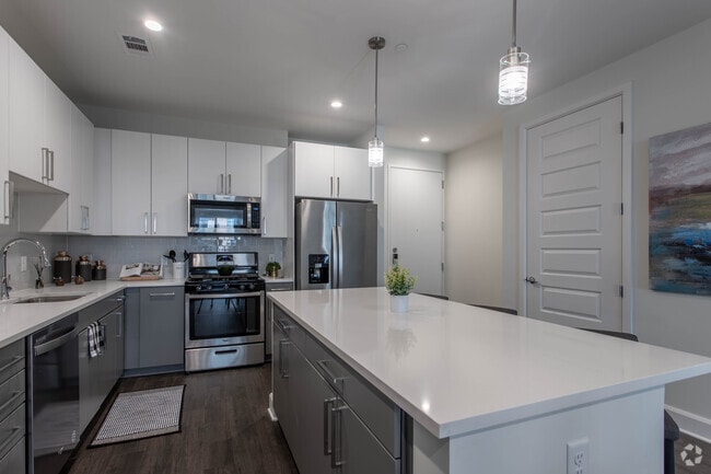 1HAB, 1BA - 866 ft² - Two Lakes Edge