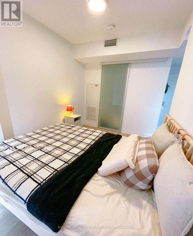 Photo - 3 Gloucester St Unit 1708