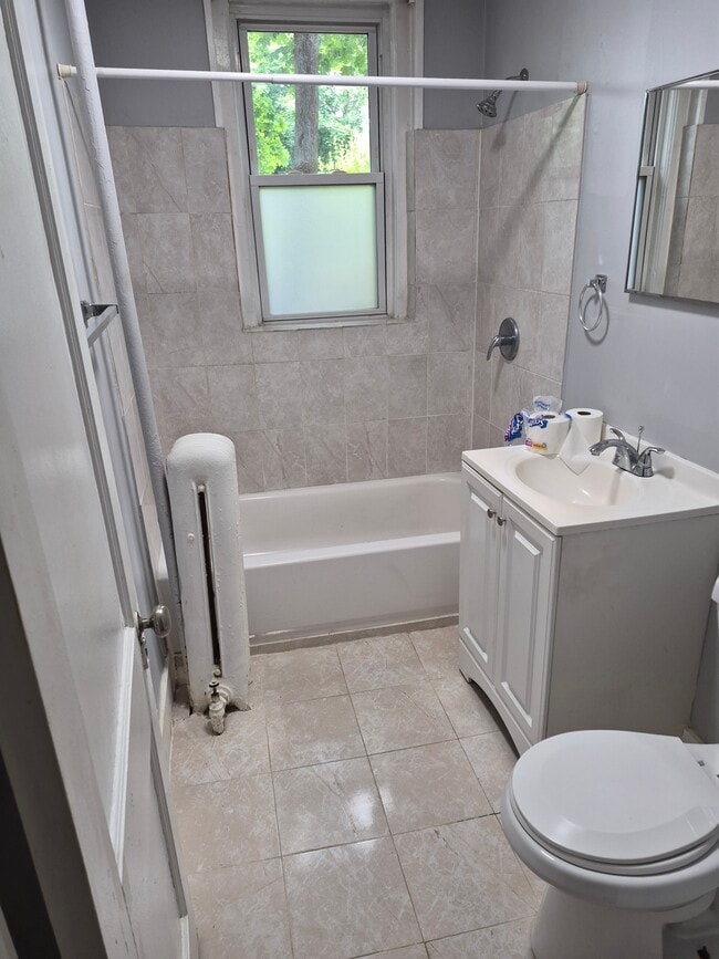 Studio - Bathroom